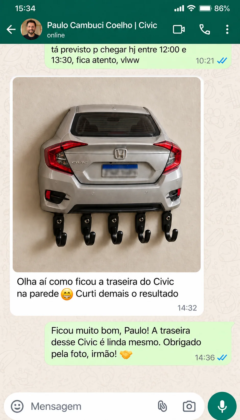 Avaliação do cliente Paulo, mostrando a traseira do Civic na parede